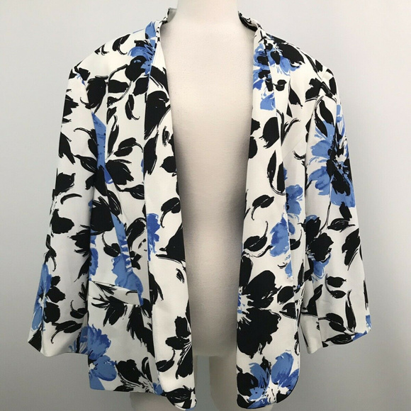 Kasper Jackets & Blazers - Kasper Floral Blazer White/ Blue Long Sleeve Sz-24